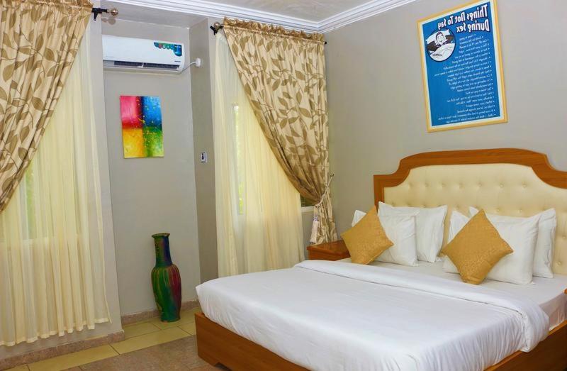 Jacaranda Suites Calabar Exterior photo